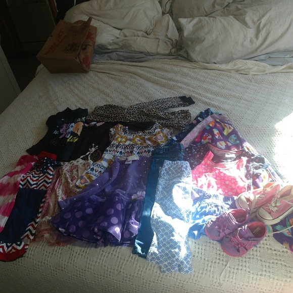 Girls - Picture 2 of 8